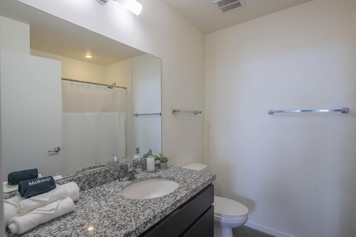 凤凰城Striking 2Bd - Cdt- Gym, Pool, Parking - Sleep8公寓 外观 照片